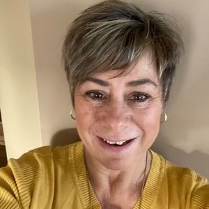 Meet your Posher, Brenda